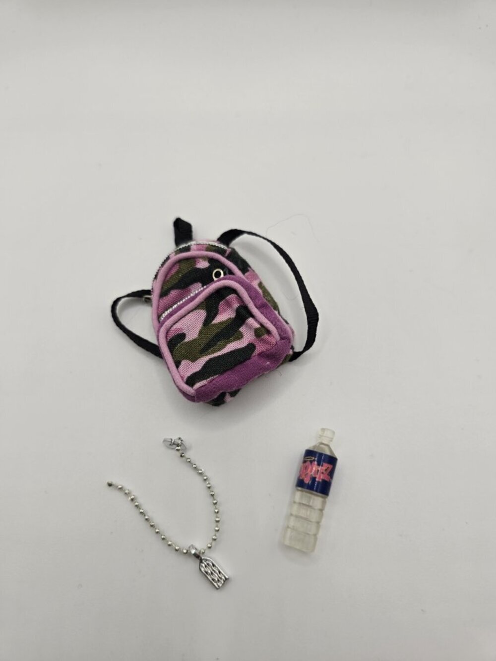 Bratz Adventure Girlz 2007 Yasmin Replacement Accessories Bag, Necklace, Bottle